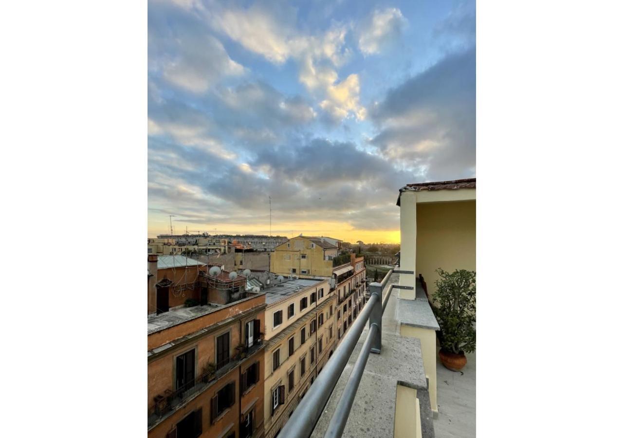 La Polveriera, Appartamenti Eleganti E Luminosi Vicino Al Colosseo 罗马 外观 照片